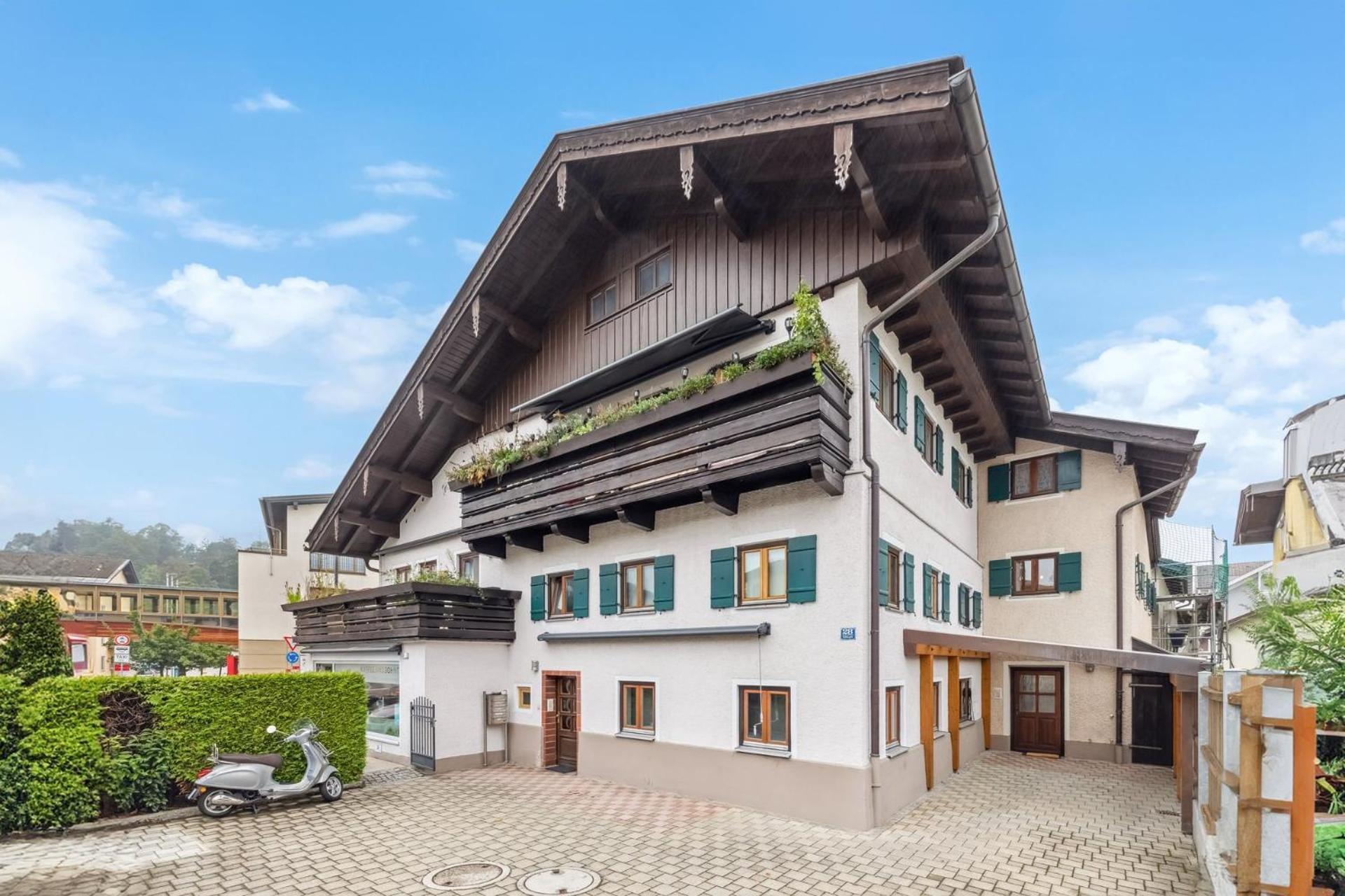Casa Primavera - Grosse Stadtvilla Im Zentrum Miesbachs Exterior photo